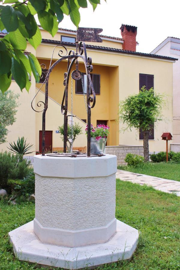 Apartment Dekovic Porec Exterior photo