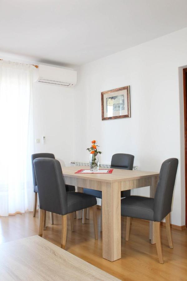 Apartment Dekovic Porec Exterior photo