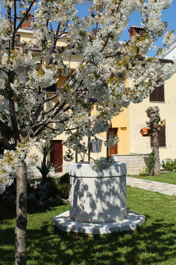 Apartment Dekovic Porec Exterior photo
